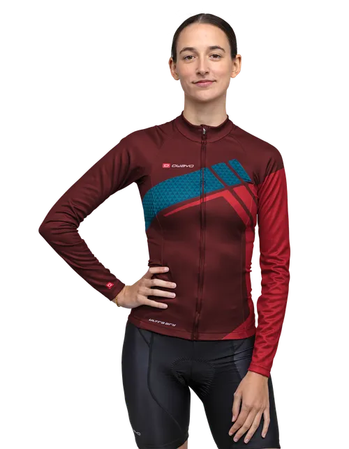 The model is 175 cm  and is wearing a size S1