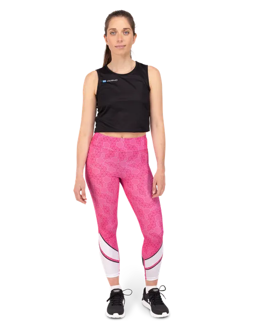 The model is 165 cm  and is wearing a size S2